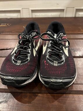 Brooks Black and Pink Running Sneakers
